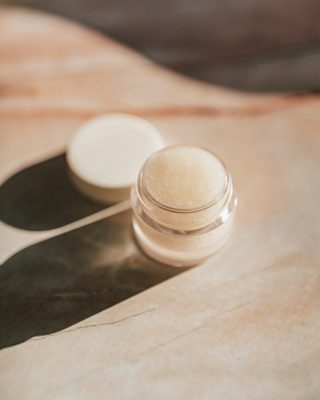 Schönheit-Gesundheit-CBD-Creme
